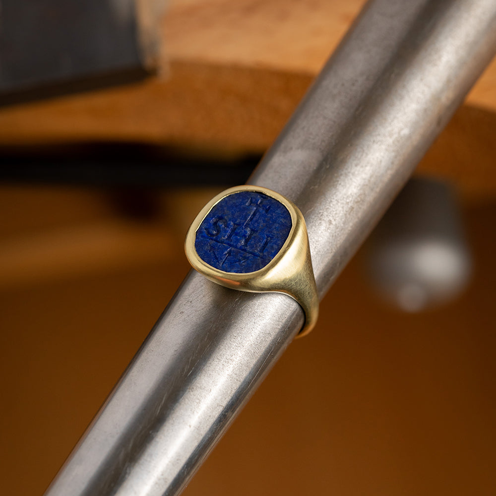 Signet ring one-of-one blue