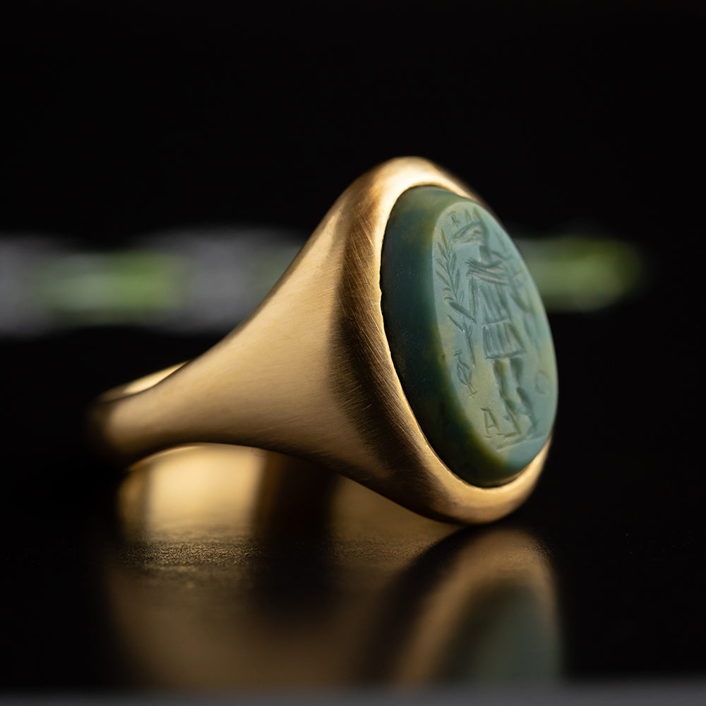 Signet ring one-of-one green